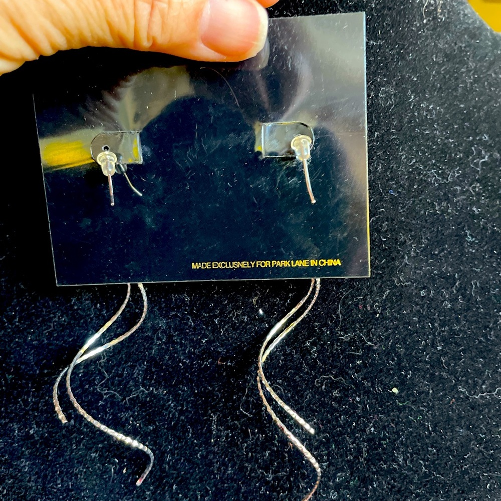 Silver pierced earrings - Picture 2 of 2